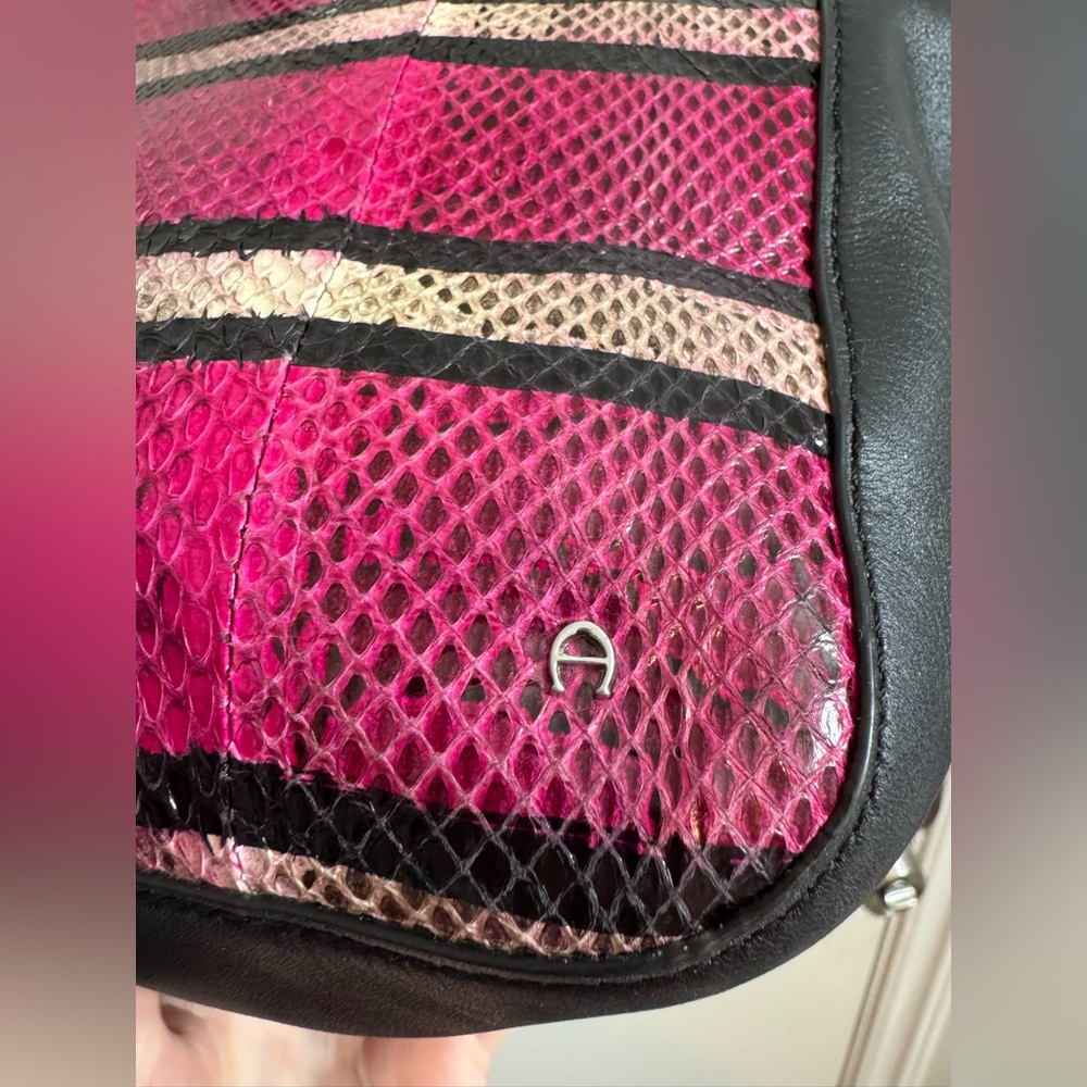 Etienne Aigner Crossbody - Picture 3 of 16